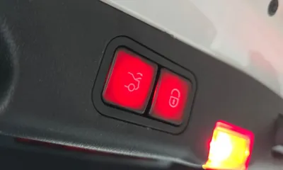 Mercedes-Benz E-Class 2017, 139167 км, за 12251.65 USD - фото 20