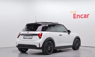 MINI Cooper 2025, 12830 км, за 22661.58 USD