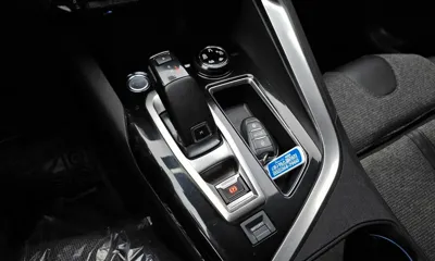 Peugeot 5008 2018, 100295 км, за 9254.37 USD - фото 9
