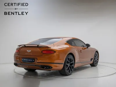 Bentley Continental 2024, 1972 км, за 211920.35 USD