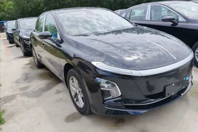 Hongqi E-QM5 2025, 100 км, за 18779 USD