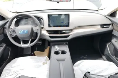 Hongqi E-QM5 2025, 100 км, за 18779 USD - фото 12