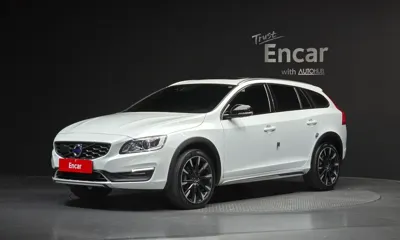 Volvo V60 · 2018 год