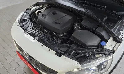 Volvo V60 2018, 109757 км, за 7159.74 USD - фото 6