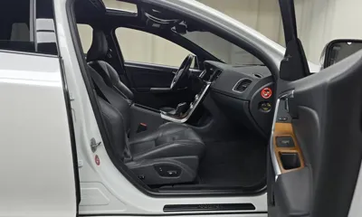 Volvo V60 2018, 109757 км, за 7159.74 USD - фото 11