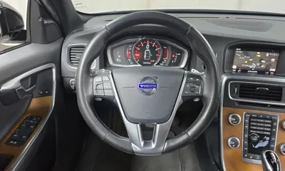 Volvo V60 2018, 109757 км, за 7159.74 USD - фото 13