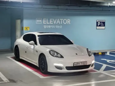 Porsche Panamera 2011, 190000 км, за 10744.28 USD