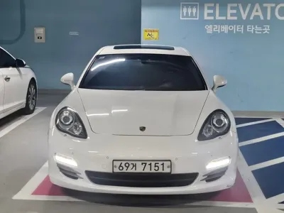 Porsche Panamera 2011, 190000 км, за 10744.28 USD