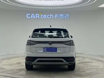Volkswagen Tayron 2023, 50000 км, за 13331.11 USD