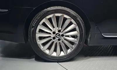 Hyundai Equus 2012, 259914 км, за 3841.89 USD