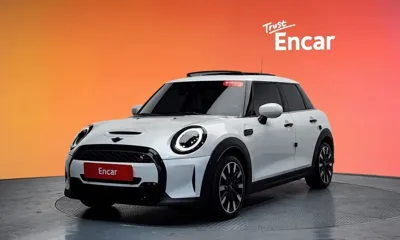 MINI Cooper · 2023 год