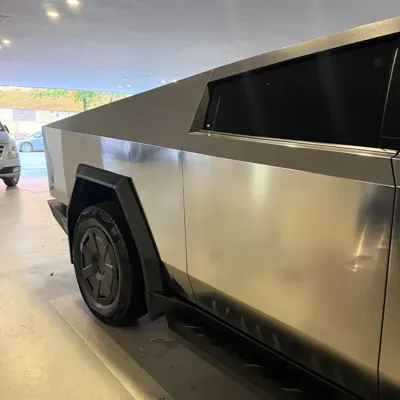 Tesla Cybertruck 2025, 20500 км, за 91725.3 USD