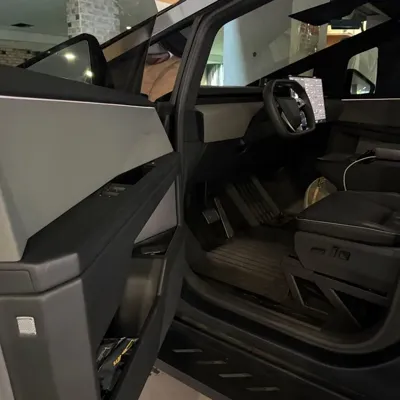 Tesla Cybertruck 2025, 20500 км, за 91725.3 USD - фото 7