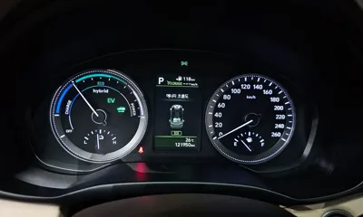 Hyundai Grandeur 2019, 121950 км, за 11661.24 USD - фото 8