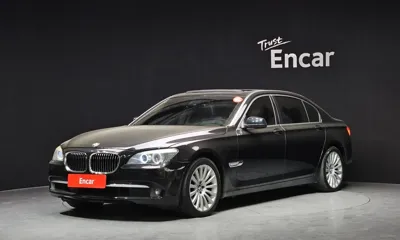 BMW 7-Series · 2012 год
