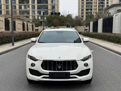 Maserati Levante 2017, 42000 км, за 36652.29 USD