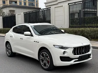 Maserati Levante 2017, 42000 км, за 36652.29 USD