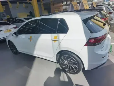 Volkswagen Golf 2023, 36700 км, за 14762.38 USD