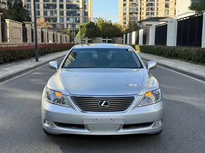 Lexus LS 2007, 205000 км, за 20512.37 USD