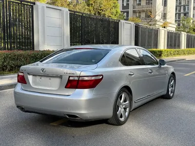 Lexus LS 2007, 205000 км, за 20512.37 USD