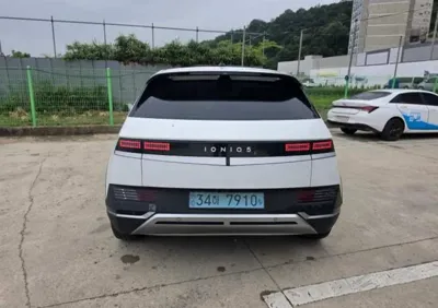 Hyundai Ioniq5 2023, 33071 км, за 4368.46 USD