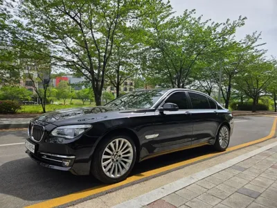 BMW 7-Series · 2015 год