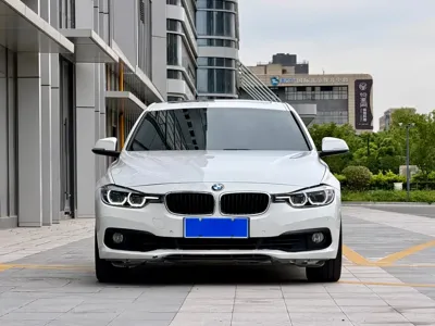 BMW 3 Series 2018, 91000 км, за 8381.36 USD