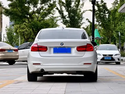 BMW 3 Series 2018, 91000 км, за 8381.36 USD
