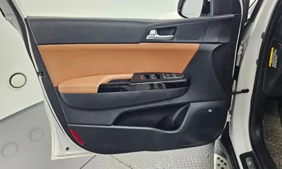 Kia Sportage 2018, 136130 км, за 7989.34 USD - фото 24