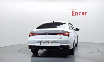 Hyundai Avante 2023, 26604 км, за 12618.92 USD