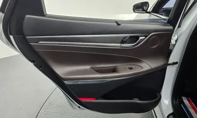 Hyundai Grandeur 2017, 161613 км, за 8269.84 USD - фото 25
