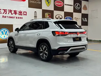 Volkswagen Tayron 2023, 34000 км, за 26492.19 USD