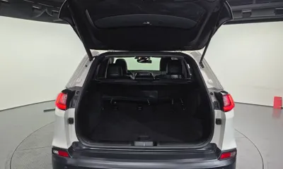 Jeep Cherokee 2019, 168213 км, за 5946.48 USD - фото 20