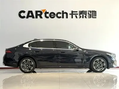 BMW 5 Series 2025, 45000 км, за 36269.89 USD
