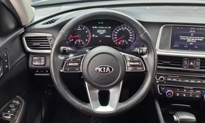 Kia K5 2019, 119155 км, за 9315.97 USD - фото 13