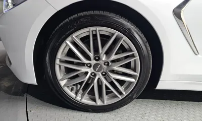 Genesis G70 2019, 50962 км, за 16604.8 USD