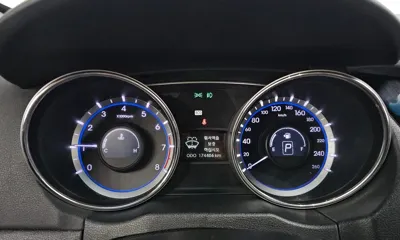 Hyundai Sonata 2011, 174406 км, за 1982.16 USD - фото 8