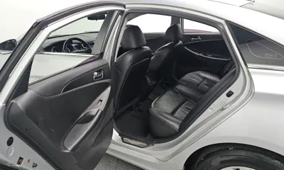 Hyundai Sonata 2011, 174406 км, за 1982.16 USD - фото 12