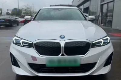 BMW i3 2025, 29900 км, за 25690 USD