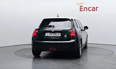 MINI Cooper 2019, 62271 км, за 8923.86 USD