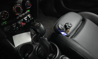 MINI Cooper 2019, 62271 км, за 8923.86 USD - фото 9