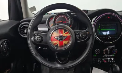 MINI Cooper 2019, 62271 км, за 8923.86 USD - фото 13