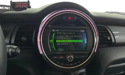 MINI Cooper 2019, 62271 км, за 8923.86 USD - фото 15