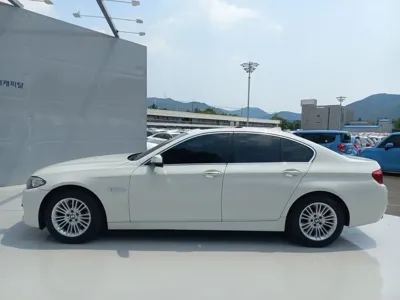 BMW 5-Series 2014, 281093 км, за 4875.51 USD