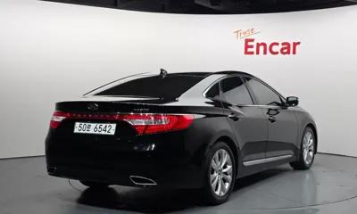 Hyundai Grandeur 2012, 231180 км, за 2494.42 USD