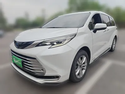 Toyota Sienna · 2021 год