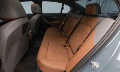 BMW 5-Series 2026, 5555 км, за 42667.72 USD - фото 10
