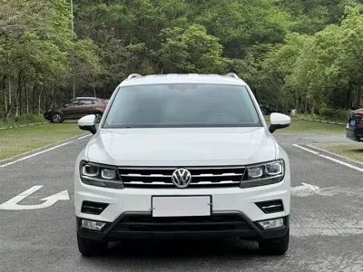 Volkswagen Tiguan L 2017, 140000 км, за 8516.4 USD