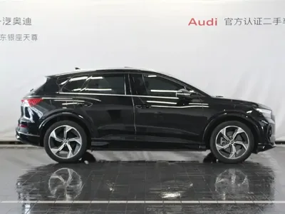 Audi Q4 e-tron 2024, 33100 км, за 18976.26 USD