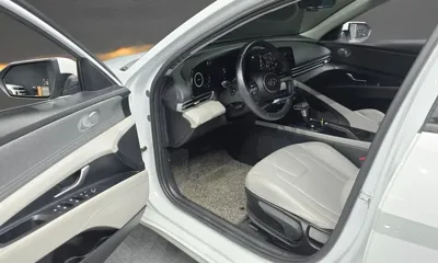 Hyundai Avante 2022, 64506 км, за 10994.02 USD - фото 10